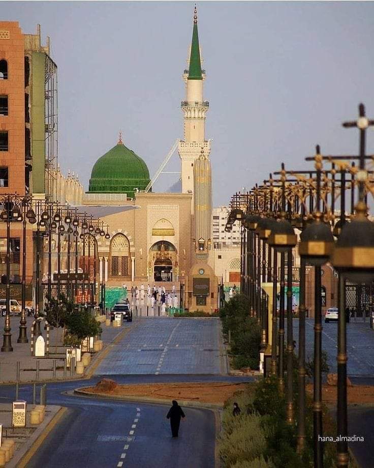 faqeerAarif's tweet photo. لوگ کہتے ہیں کہ سایا ترے پیکر کا نہیں
میں تو کہتا ہوں زمانے پہ ہے سایا تیرا

احمد ندیم قاسمی
#اردو
@Rt_urdu_bazm https://t.co/gkHS3rfdmD