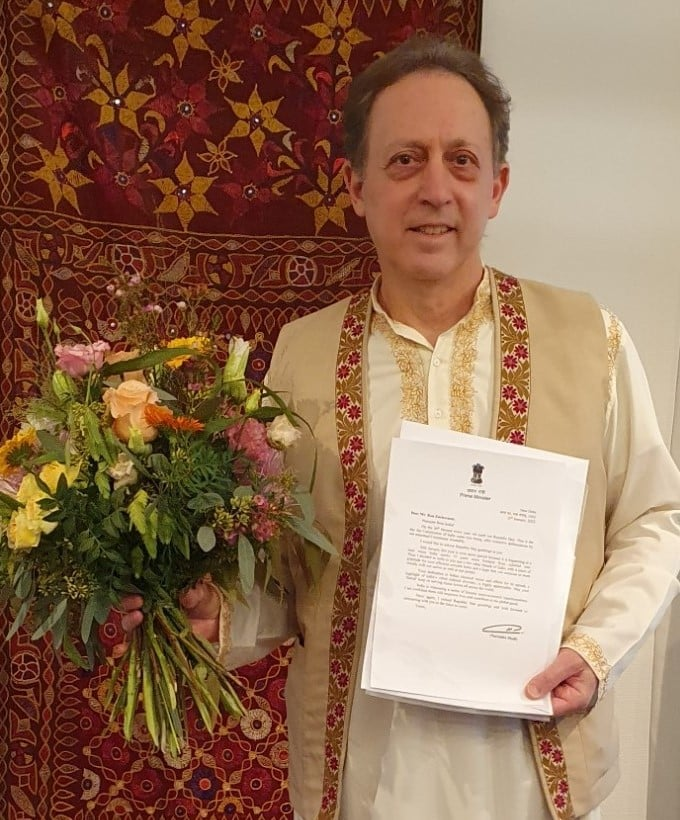 kansenclub's tweet photo. When the Indian Republic Day is celebrated in India and around the world, the renowned Sarod Maestro #KenZuckerman ji received this wonderful letter from Prime Minister Narendra Modi ji. 😊 https://t.co/BGi9T480Sp