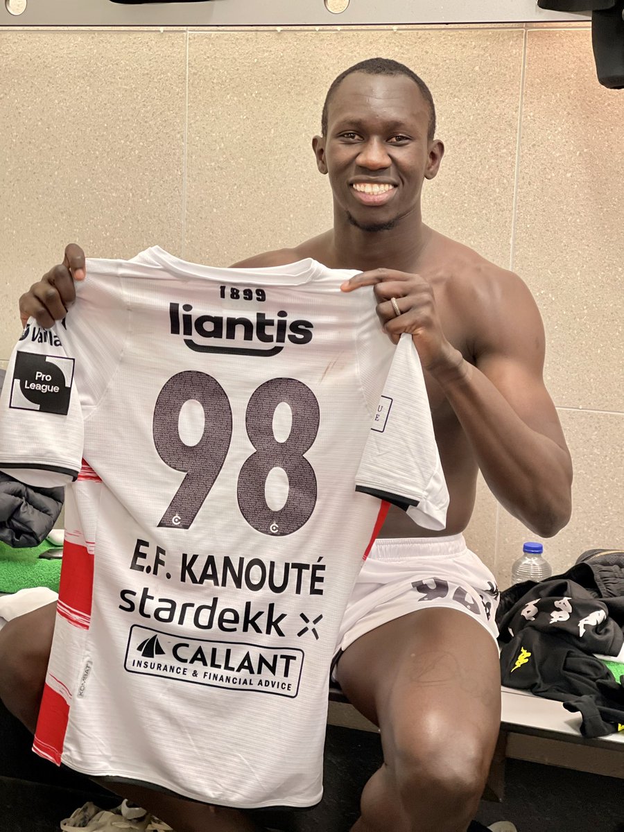 𝙂𝙄𝙑𝙀𝘼𝙒𝘼𝙔! 🎁

1️⃣ Like this post
2️⃣ Retweet
3️⃣ Join the team on Saturday against KV Oostende! 

🟢⚫️ #AndCer #levecercle