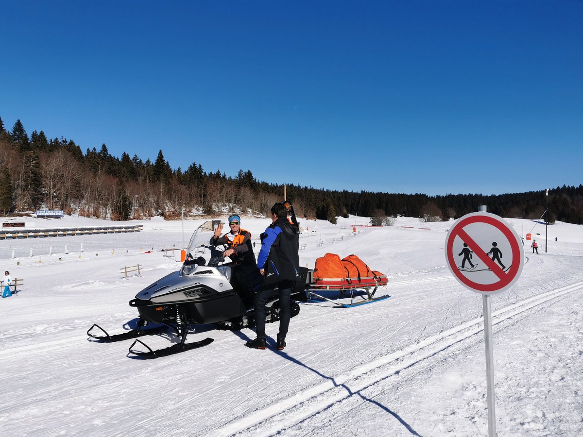Sortie #SDD, 3 jours à #lafeclaz pour les secondes Horti et Paysage du Lycée #costadebeauregard : rencontres avec un pisteur et le directeur de la station et sports d'hiver : ski nordique et raquettes ! Merci au @parcdesbauges et <a href="/auvergnerhalpes/">Auvergne-Rhône-Alpes</a> pour ce projet.