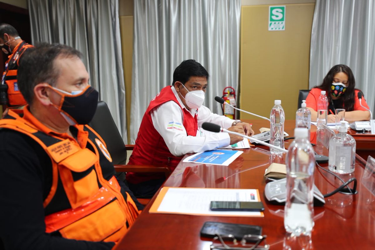 MinamPeru's tweet photo. 📢 Ministro @RubenJ_Ramirez_ participa en Sesión Extraordinaria del Consejo Nacional de Gestión del Riesgo de Desastres #CONAGERD, donde se coordinan las medidas que se adoptarán ante el nuevo derrame de petróleo en #Ventanilla. https://t.co/zfWQu0DR6M