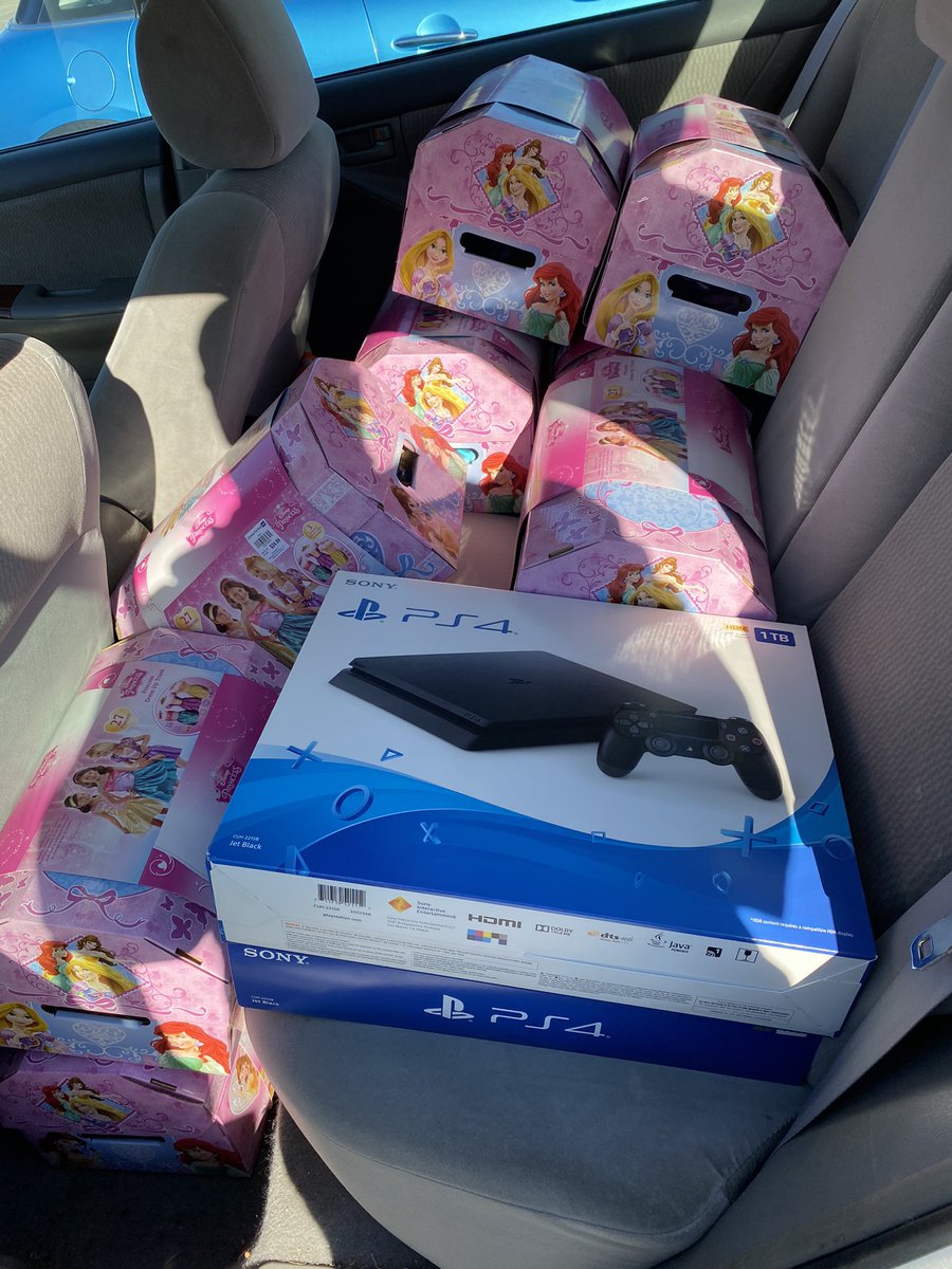 FellerOutdoorCo's tweet photo. Shoutout to Target and Christmas Tree Shops! 

I never think to check Christmas Tree Shops but these Disney princess trunks are 🔥 https://t.co/niewEGSxMq
