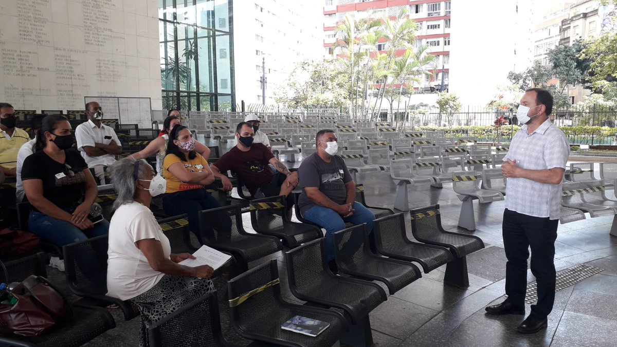 CelsoGiannazi's tweet photo. Tem gente querendo estudar, prefeito!
Hoje tive a honra de receber educandos e educadores da #EMEBS Anne Sullivan. Eles cobram a garantia do ensino médio nessa escola da zona sul. Se há demanda, o prefeito Ricardo Nunes tem o dever de atendê-la. https://t.co/dJa6apRLAJ