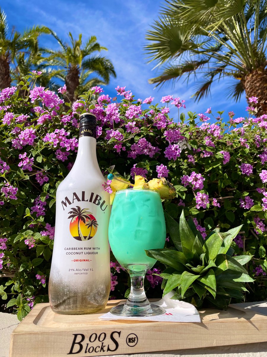 LBMarriott's tweet image. Why be Basic when you can be Extra? Our twist on a Blue Hawaiian, beautifully handcrafted by our very own LB Marriott Bartenders.
#longbeach #cali #cocktails #drinks #restaurant #hotel #marriott #travel #visitlb #visitcalifornia #photography #trendy