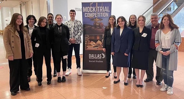 BTWHSPVA's tweet photo. Big congratulations are in order as the 2022 BTW Mock Trial Team is advancing to the DISD quarterfinal round on Thursday, January 27th!
#BookerTMockTrialTeam #MockTrialCompetition https://t.co/efwzmRh0Md
