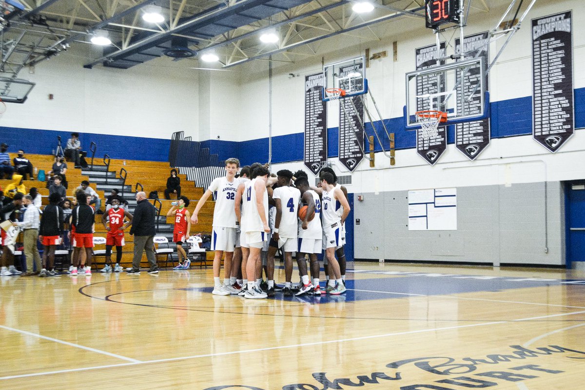 LevsLensLL's tweet photo. Glen Burnie vs Annapolis🏀 https://t.co/jMBv21G2TU