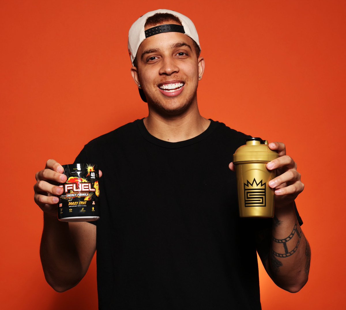 Swagg's tweet image. GIVEAWAY TIME! 

RT this tweet &amp;amp; follow @GFuelEnergy for a chance to win a Doozy Fruit Collector’s Box with my Gfuel flavor and shaker! 3 winners will be chosen.