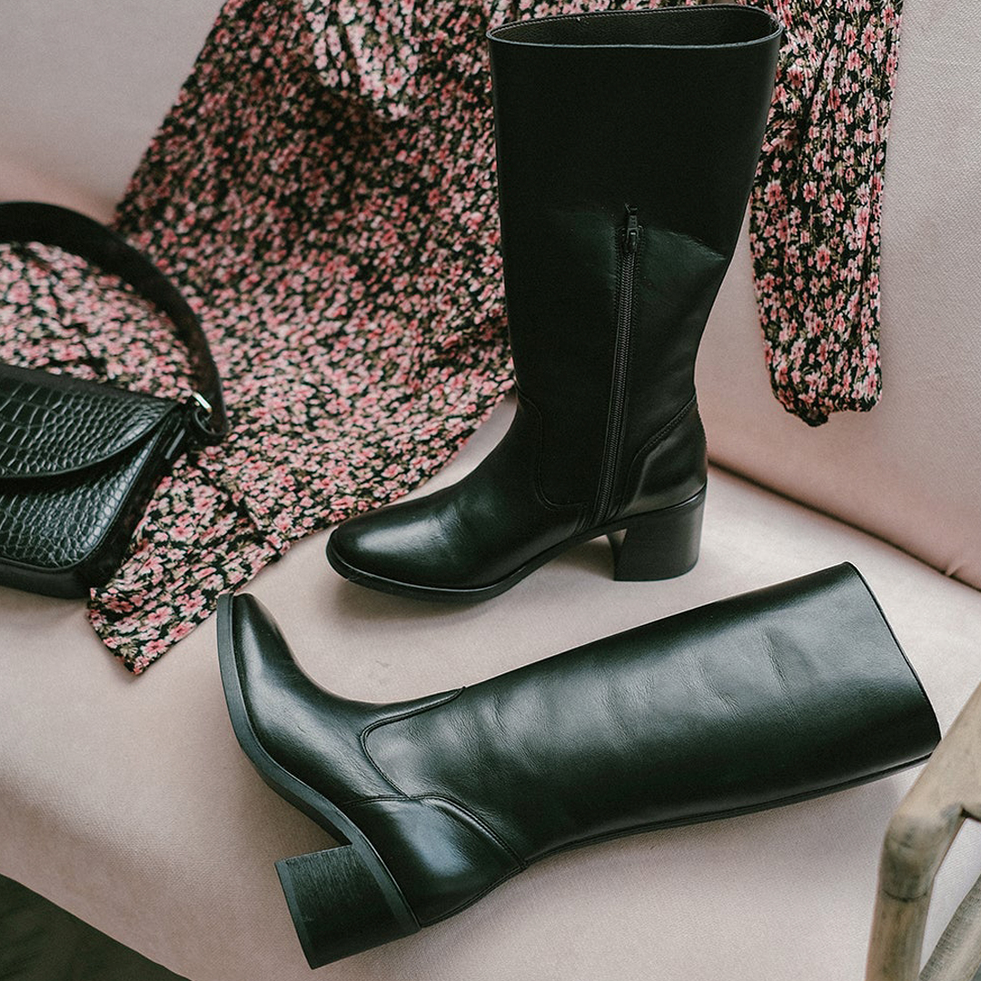 CatchalotEs's tweet photo. Botas y botines #madeinspain de Bryan Stepwise que nos tienen 😍💘 ¡Consigue tu modelo favorito en rebajas! Zapatos de mujer Bryan Stepwise: https://t.co/FuYCFe9C1V
#catchalotlovers #catchalot #bryanstepwise #botas #botascowboymujer #botascamperas https://t.co/VgLTEJGvPE
