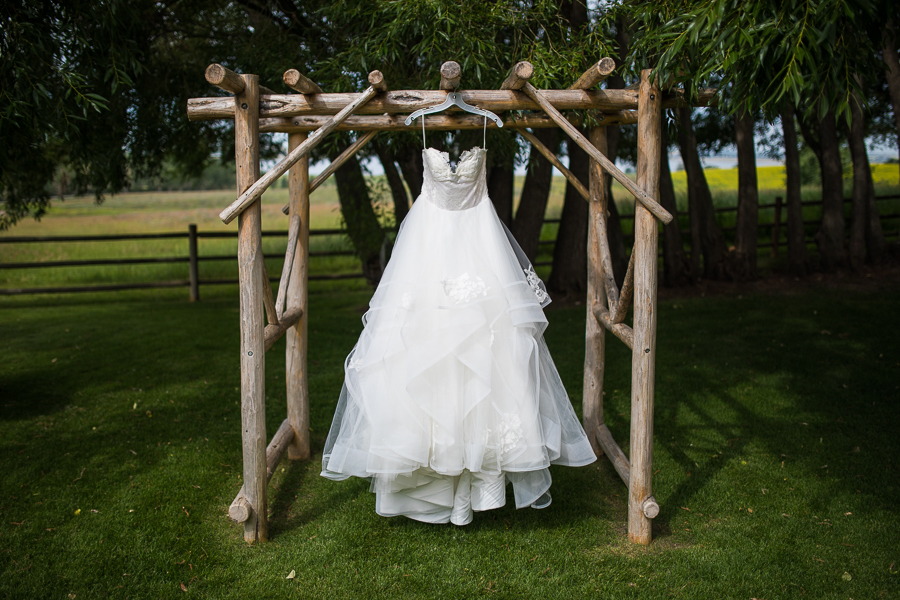 Imagine your dream wedding under a canopy of trees, on a scenic country ranch, overlooking the lake and mountains! 

ow.ly/3QNS50Hvja6

#rockingrguestranch #rockingrweddings #wedding #bride #weddingday #weddingphotography #weddings