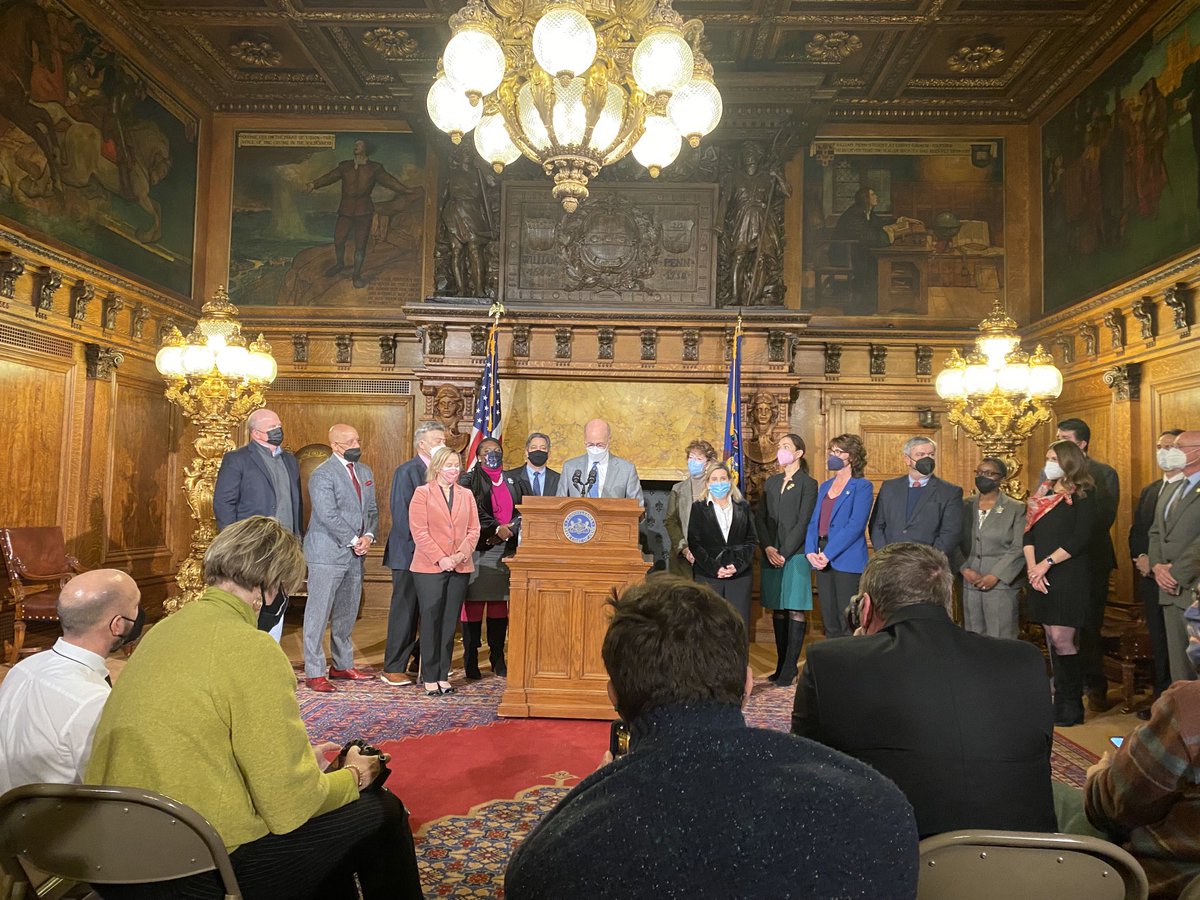 Owens_abc27's tweet photo. ⁦@GovernorTomWolf⁩ and legislative leaders announce $250M for hospitals to support front-line workers. “Our healthcare workers deserve more than a pat on the back,” Wolf said of $ targeting staffing shortages. ⁦@abc27News⁩ https://t.co/RTfC0OwSKR