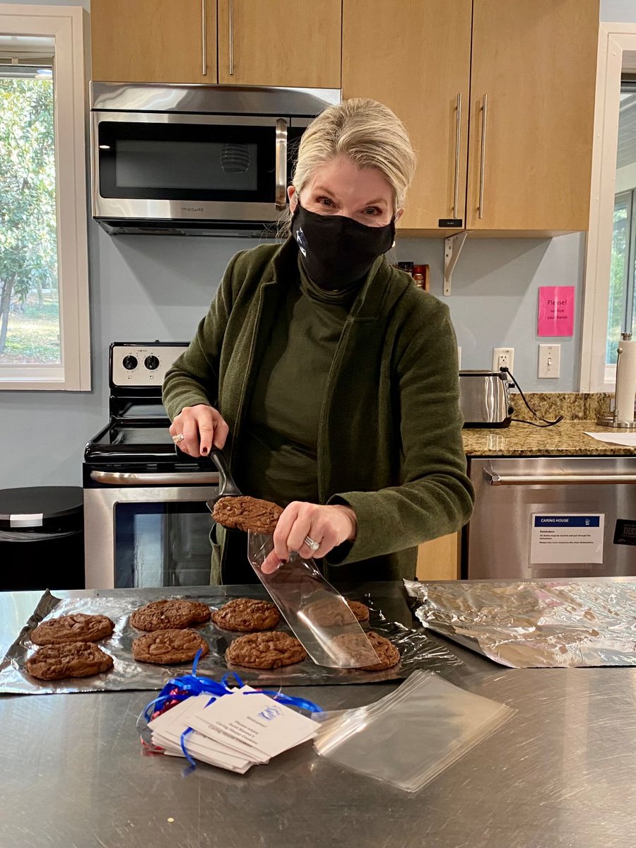 Caring_House's tweet photo. #CaringHouse guests have been gobbling up the signature cookies that volunteer, Bonna, makes every week. So naturally, Sheridan, our Executive Director, jumped to the occasion and became pastry chef for the morning. After an official taste test, we approve! 🍪🏡 #homeawayfromhome https://t.co/ZsJiV7fL9I