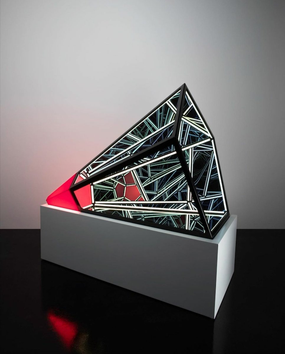 kreation_io's tweet photo. Heavyweight champion Francis Ngannou has plans to take half of his UFC 270 purse in bitcoin. Can you see BTC taking over traditional currencies?
#bitcoin #nft #sculpture #mirror #cryptocurrency #cryptoartinvestment #jasonsims https://t.co/JgqRlahqN4