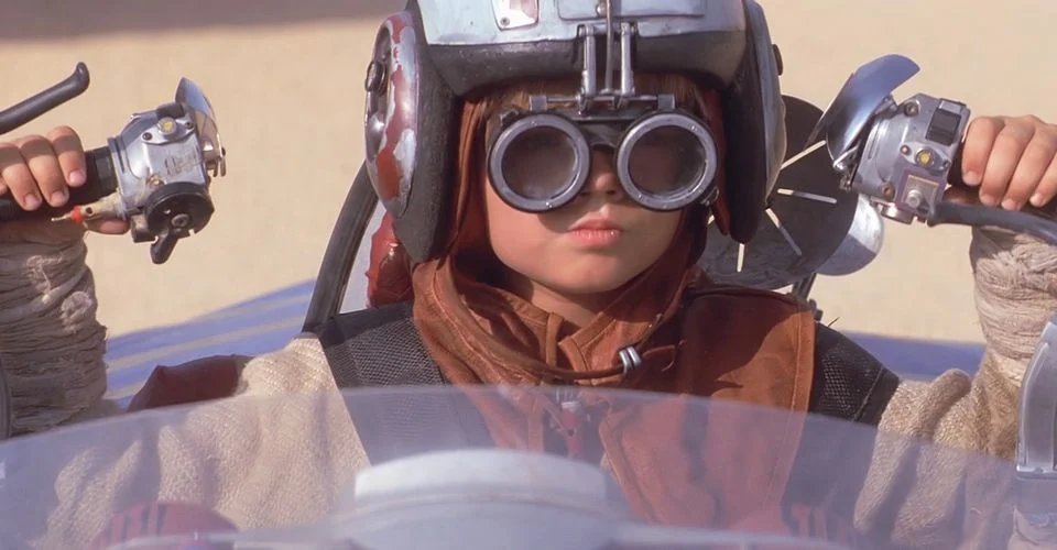 laura_geek28's tweet photo. Pero es que hasta Mando hizo el mismo recorrido que Anakin hizo cuando niño en la carrera de Pods. 

Por favor este capítulo y sus referencias hacen llorar 🥺😭

#TheBookOfBobaFett 
#StarWars 
#TheMandalorian https://t.co/elQsjrhj84
