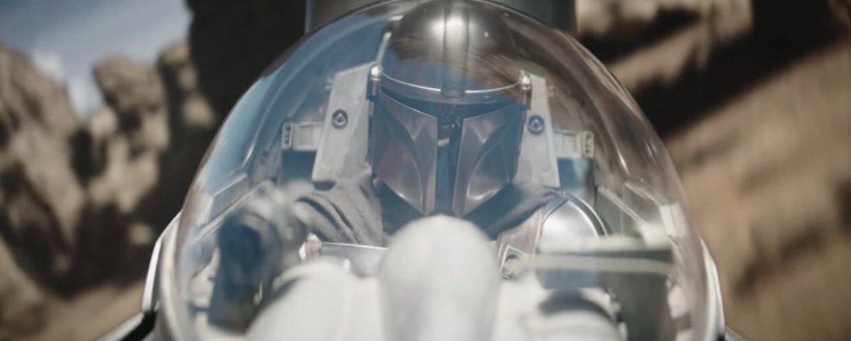 laura_geek28's tweet photo. Pero es que hasta Mando hizo el mismo recorrido que Anakin hizo cuando niño en la carrera de Pods. 

Por favor este capítulo y sus referencias hacen llorar 🥺😭

#TheBookOfBobaFett 
#StarWars 
#TheMandalorian https://t.co/elQsjrhj84
