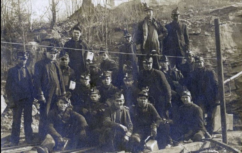 Elijah__Davis's tweet photo. This is me and other miners after some years of working, we still need to, but we will continue fighting against children exploitation.
We need children to have a worthy childhood!! https://t.co/ilyCLug1Rq