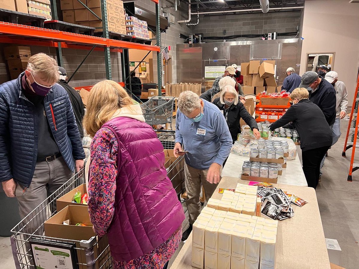 CamdenPromise's tweet photo. As we begin to settle into the new year, here’s a highlight of our volunteers doing some good work at our Camden Promise Food Shelf, which is open Monday-Saturday starting at noon! Stay tuned to see all that we do at the Camden Promise! https://t.co/XIp9akOVUH