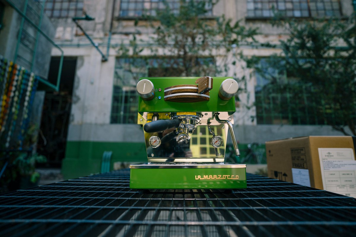 nvayrk's tweet photo. Welcome home ☕️ 💚 🚲

📷 by @ferdlosmonteros 

#nvayrk #lamarzocco #cyclingandcoffee #neveraroadnottaken #cycling #caferico #mexico #lineamini @LaMarzoccoHome @lamarzocco https://t.co/J8PYG9edb6
