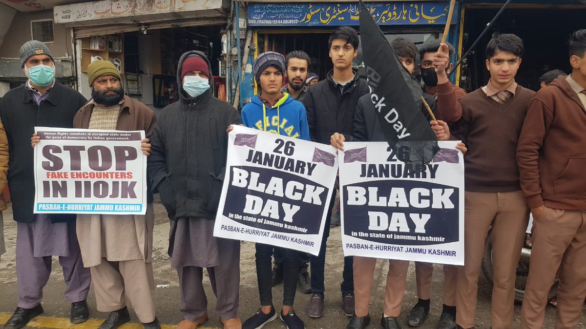 Qurat_Yfsp1's tweet photo. India portrays itself as champion of human rights,whereas minorities & non-Hindu communities living in #India are persecuted by RSS backed fascist @PMOIndia govt.
(Blackday protest Azadkashmir)
#26thJanuaryBlackDayForKashmir
#FakeUnionOfIndia
@LKDSolidariTea
@TurgayEvren1 https://t.co/p8bucxjI23