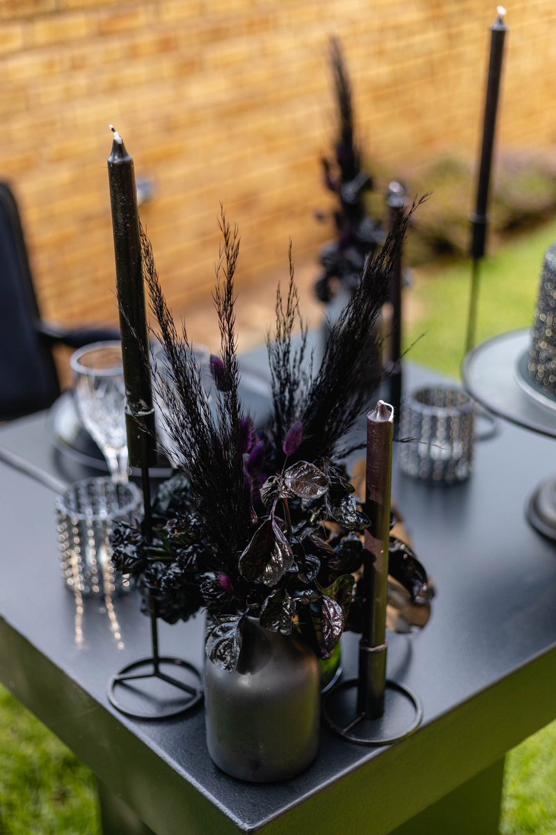 WeddingButtrfly's tweet photo. Pre-Birthday Shoot we did for our client. Table for One, All Black! https://t.co/GQpT5tsQAM