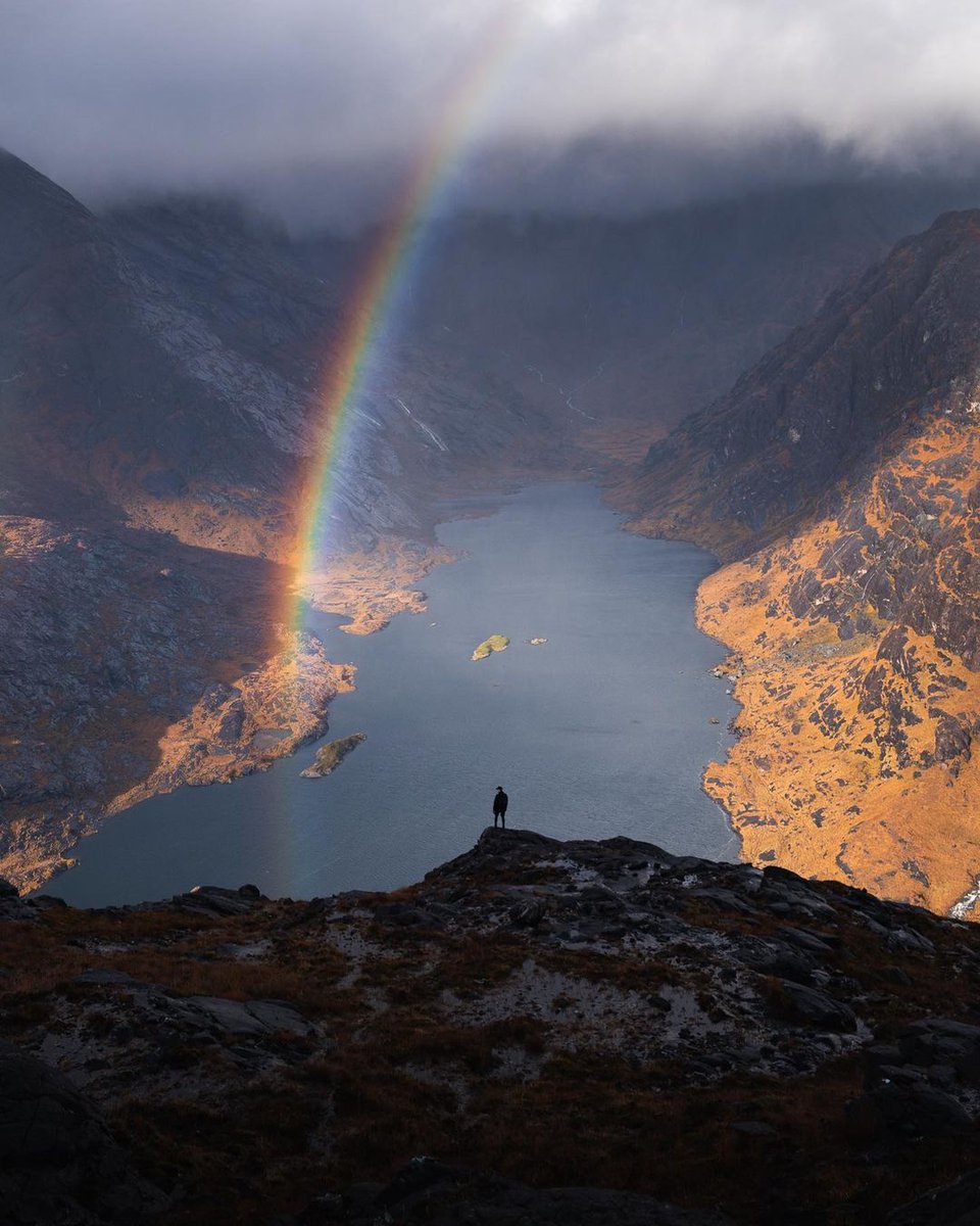 Do YOU have a memory from a past visit to #Scotland that you'll never forget? 💭🌈 #TalesOfScotland

📍 Sgurr Na Stri, #IsleOfSkye 📷 IG/coiacreative #RespectProtectEnjoy