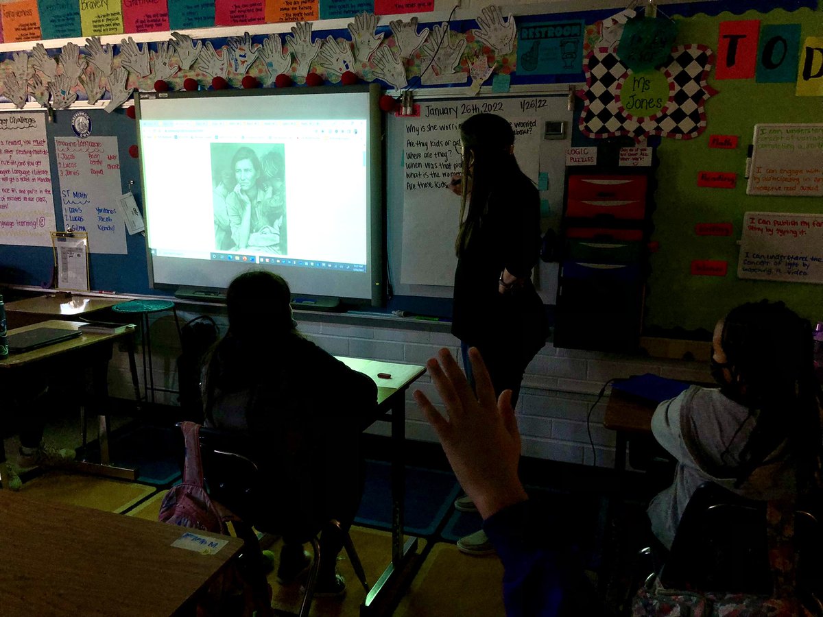 ShrevewoodES's tweet photo. This morning all Shrevewood Owls dropped everything and talked @cultured_kids!  Cultured Kids encourages curious kids to keep learning about themselves and others to maximize their positive impact on the world! #gowiseowls https://t.co/Drwzcop6dg