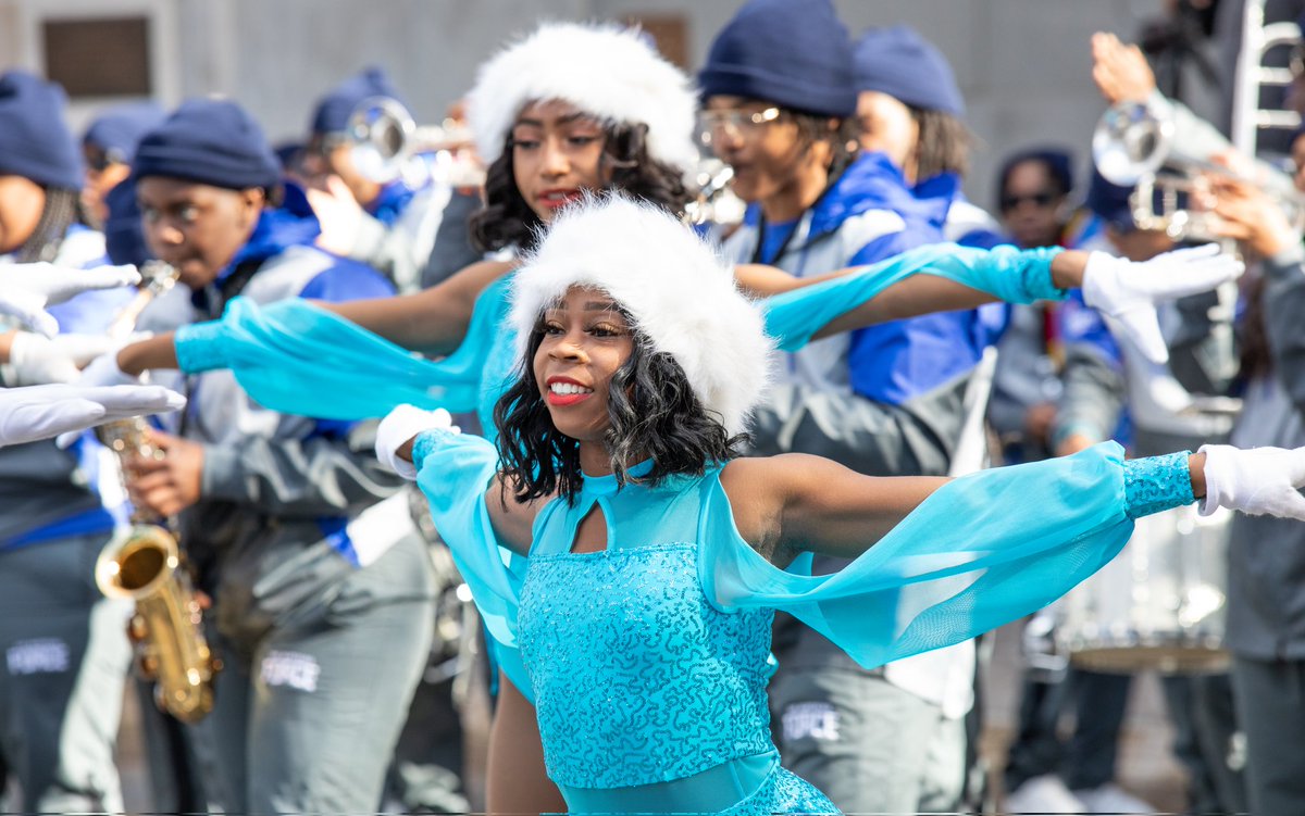 EbonyFireofHU's tweet photo. This is how much I love you 💙
.
.
.
#HamptonU #HamptonUniversity #HU #HUMF #MarchingFORCE #EbonyFire #marchingband #hbcu https://t.co/XMseHZdP6p
