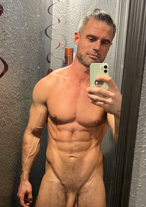 Getting tan 🤙 https://t.co/llwHyoW5Yi<a href="/tag/dick"class="tags"><span>#dick</span></a>