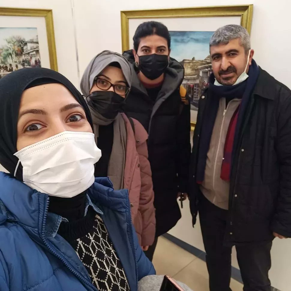 Bölge Koordinatörümüz Hakan DURĞUN ile birlikte Ressam Hüseyin AYÇA beyefendinin "Sulu Boyalarla Van" sergisini ziyaret ettik.

İlimizin değeri olan Ressam Hüseyin AYÇA ile muhabbet etme ve fotoğraf çekilme şansını yakaladık.

<a href="/vanbuyuksehirbb/">T.C. Van Büyükşehir Belediyesi</a>