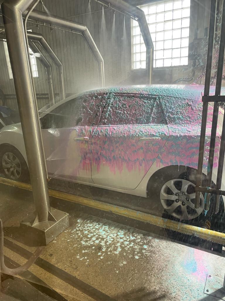 Don't just wash your car, triple shine it 🤪 available in the 3 star wash to 5 star wash, or add it on to any lower level wash for only $2.74 

#local #carwash #supportlocal #autocleaning #clean #ywg #winnipeg #winnipeglocal #osbornevillage