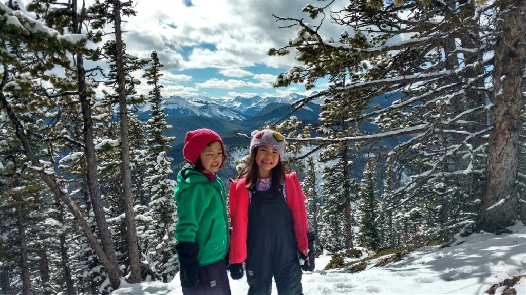 playoutsidegal's tweet photo. Prairie Mountain is a popular summit near Bragg Creek that can be hiked year round. Microspikes are a must as the top section in the trees is really steep and icy! https://t.co/xu6n99cb87 #prairiemountain #elbowvalley #braggcreek https://t.co/LP87qKTKQ7