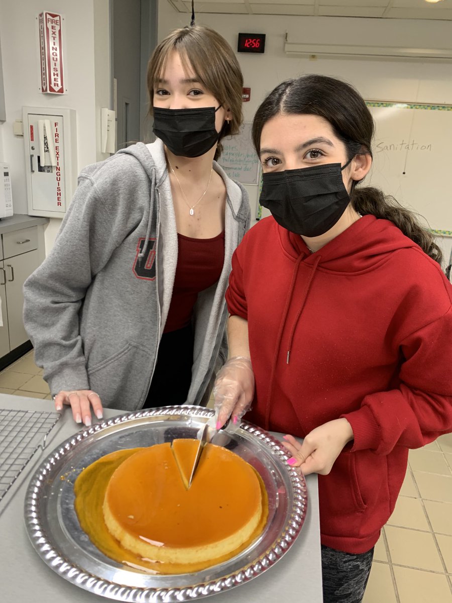 EaglesCulinary's tweet photo. Caramel Flan Perfection! https://t.co/LdKXxIeTZ4
