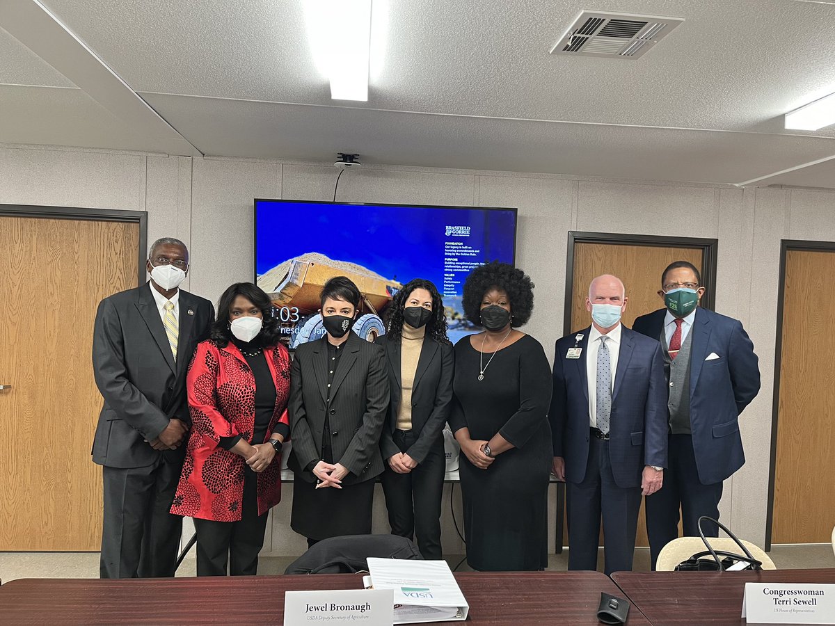 DepSecBronaugh's tweet photo. Honored to be joined today by @RepTerriSewell and @usdaRD Under Secretary Torres Small to announce a $1 billion investment to improve community infrastructure for people living in rural towns, including Alabama which will receive more than $350 million https://t.co/3QeUfqxutj