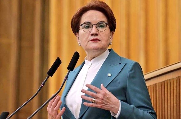 farukmalik1's tweet photo. İYİ Parti Genel Başkanı Meral Akşener'in korona virüsü testi pozitif çıktı. Akşener, eşiyle birlikte 1 hafta karantinada olacaklarını belirtti. 
Yeniçağ gazetesi ailesi olarak Meral Akşener ve eşine geçmiş olsun dileklerimizi iletir, en kısa zamanda aramıza d��nmesini ümit ederiz. https://t.co/Sm7tRgNptt