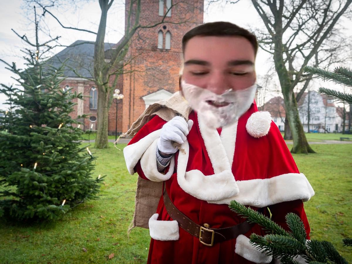 Weihnachtsmann und Benzo KG