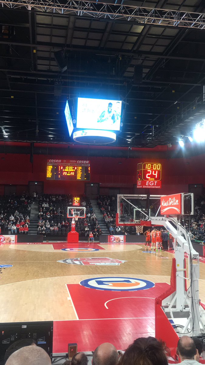 SoniaCALLAND's tweet photo. JL /Ljubljana #EuroCup #gojl #weredy 🔴⚪️ https://t.co/ohkY2ytgCI