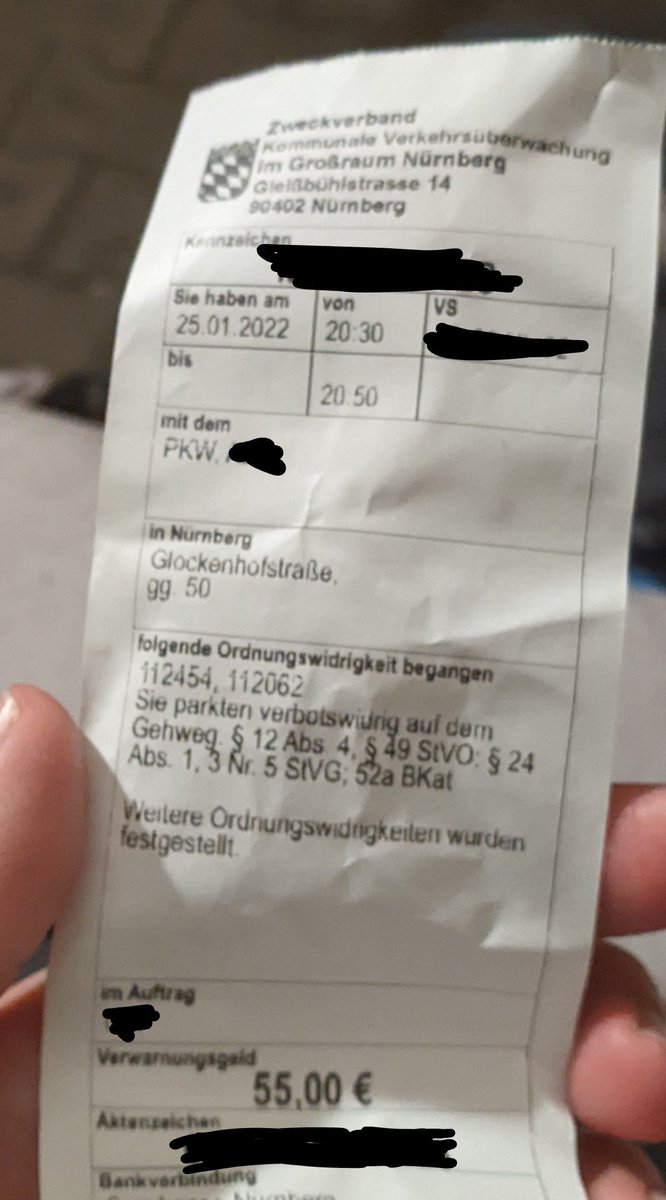 LaaaschM's tweet photo. Doch seit gestern ist die Schonfrist vorbei. Die ersten #Knollen hängen an den Fahrzeugen. Es ist wohl nur noch eine Frage der Zeit bis die Fahrer merken, dass #runtervomgehweg der günstigere Parkplatz ist. Fazit: Danke #Nürnberg für die konsequente Umsetzung! https://t.co/Yf56CxxyGV