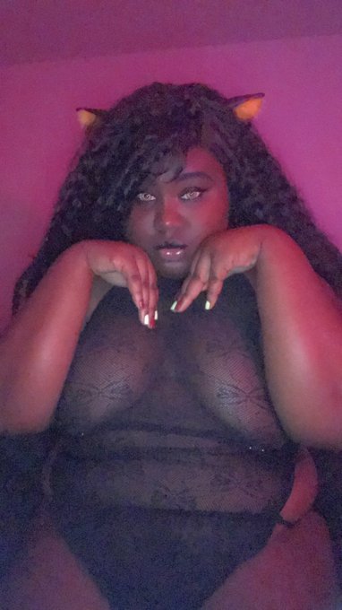 I&rsquo;m just your friendly neighborhood NekoGirl 🐱☺️ In need of some cream 🤤 *Meow  https://t.co/6g0kOqZkXF<a href="/tag/raven"class="tags"><span>#raven</span></a>