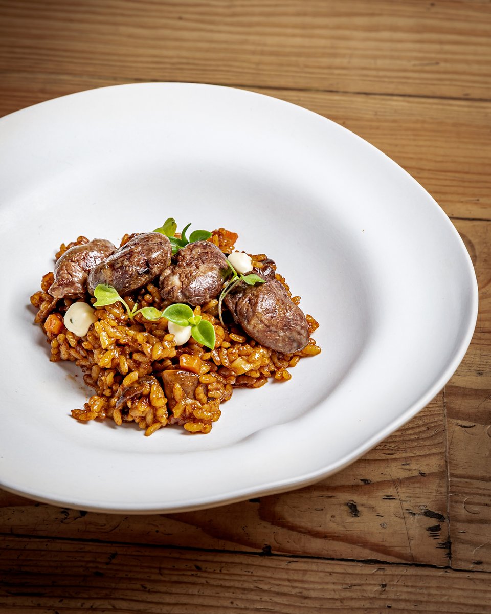 Eres de los que cuando llega el finde, les entra ganazas de clavarse un arroz ... ¡Anda! Ya estás viniendo por casa ✌🏻🔥🐓🥦

RESERVAS ☎️👉🏻 bit.ly/reservaentrasto
📍 Calle Menéndez Pelayo esquina calle Santa María

#seTrasTO