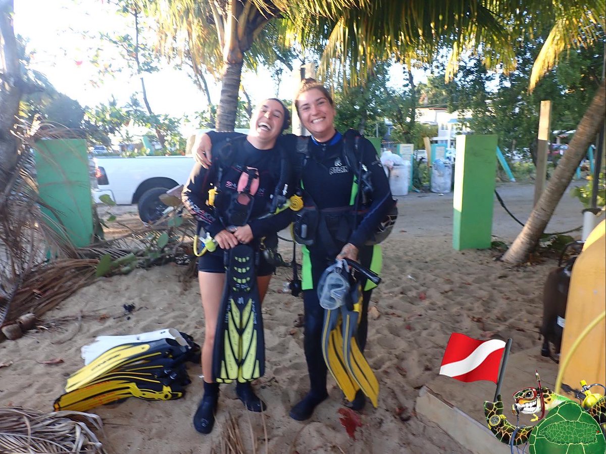 DivingRincon's tweet photo. 😃‘A smile is happiness you’ll find right under your nose’ - Tom Wilson 

It is easy to smile when adventuring with friends! 

These two went on our ✨TWILIGHT DIVE✨

☀️We take you diving when the sun is out and then when the moon comes out, we dive again!🌙 https://t.co/IlgaalKRK3