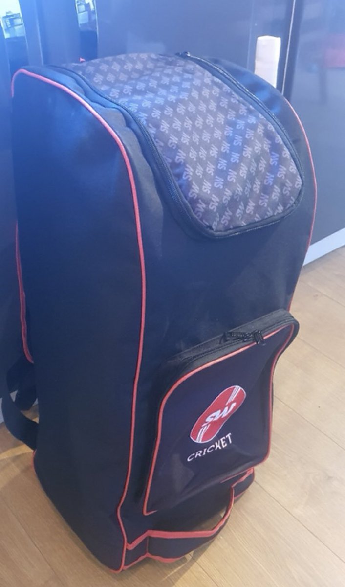 sw_cricket's tweet photo. Wow 🤩 check out our new junior duffel bags £35 available now. Perfect timing for  indoor winter training. 
https://t.co/w7ViC1I18Q https://t.co/w2Wv90bA65