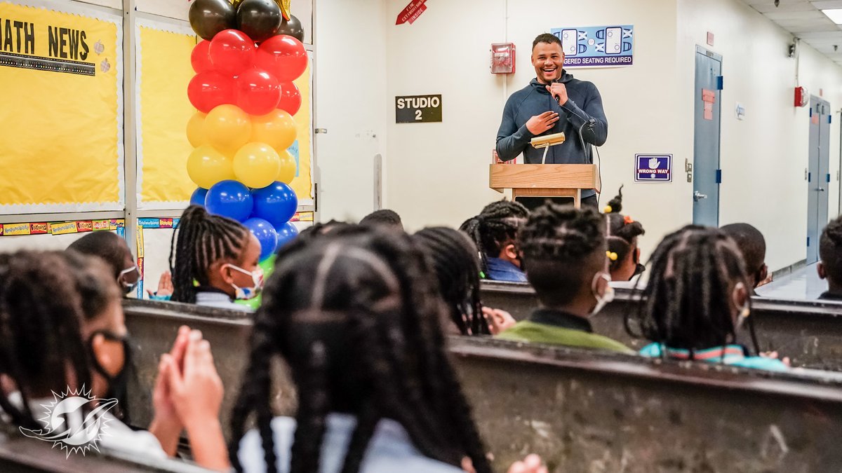 Today at <a href="/MDCPS/">Miami-Dade Schools</a> <a href="/BrentwoodES1/">Brentwood Elementary</a> in <a href="/CityofMiaGarden/">City of Miami Gardens</a>, LB @pleasebescar hyped up students about the importance of literacy and launched his <a href="/Bigyardinc/">Big Yard Foundation</a> Bookworms program at the school with @amira_learning! 

<a href="/InspireChange/">Inspire Change</a> x #FootballUNITES