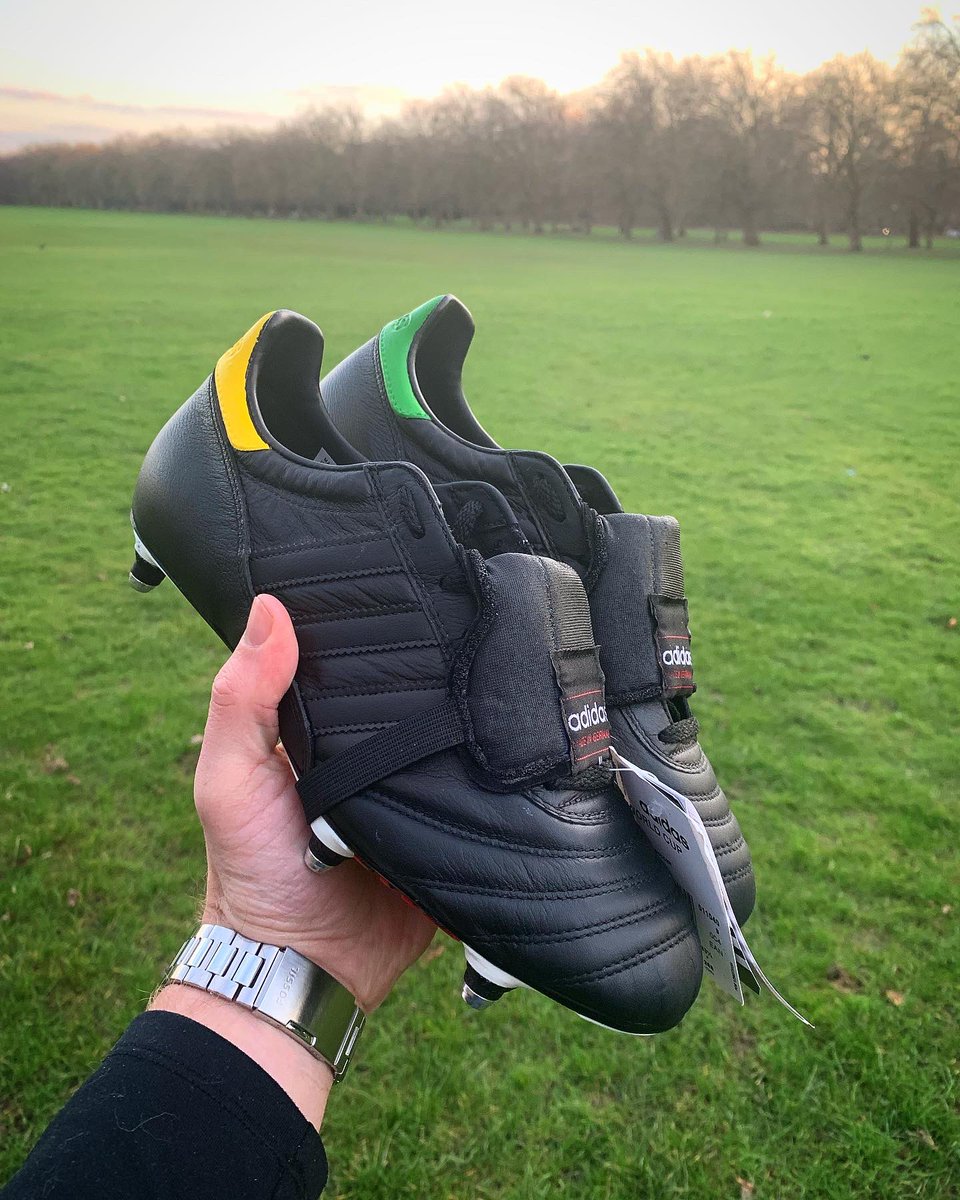 Custom Blackouts UK tweet media