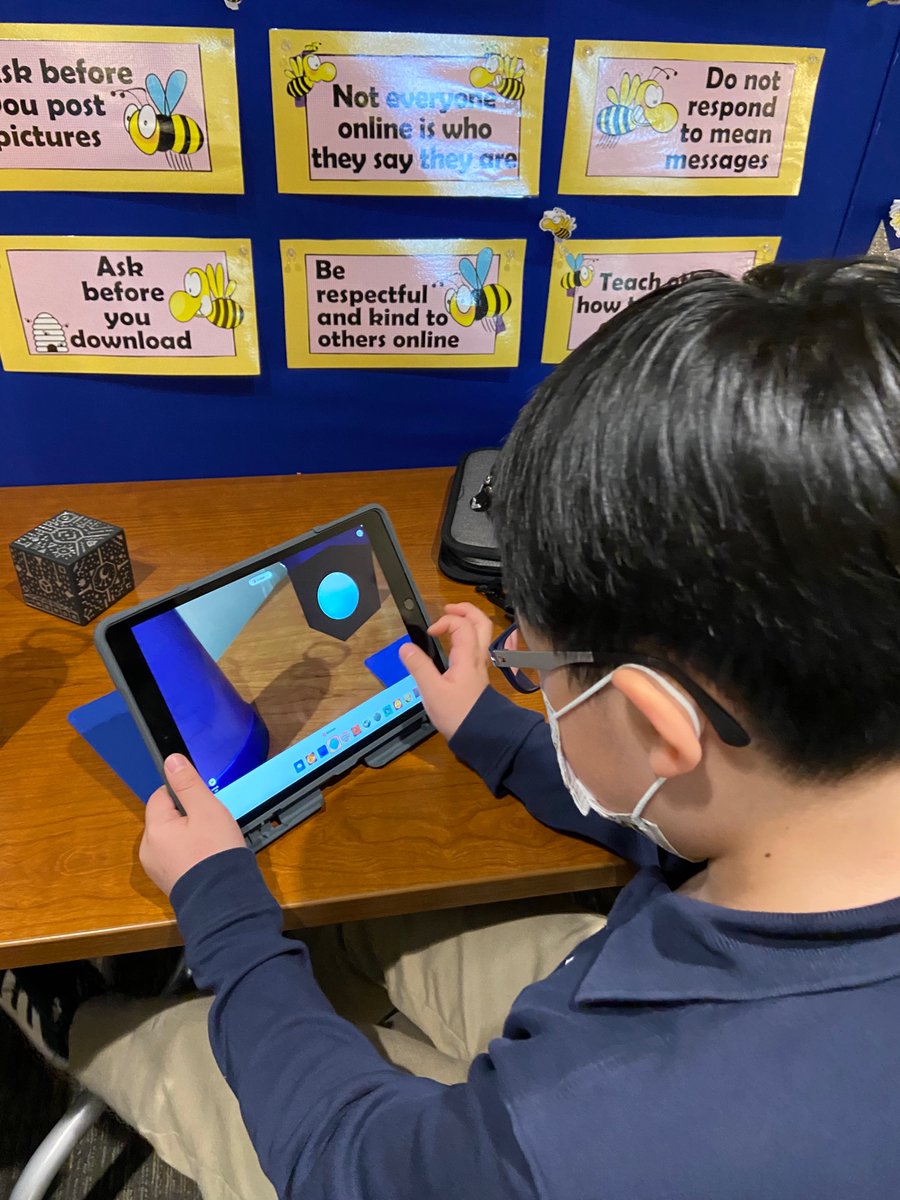 K_Boykins's tweet photo. @btoth4thgrade Ss having fun reading, learning, playing, and exploring the solar system with @mergeedu #trinitylearns https://t.co/Nzwk941rqv
