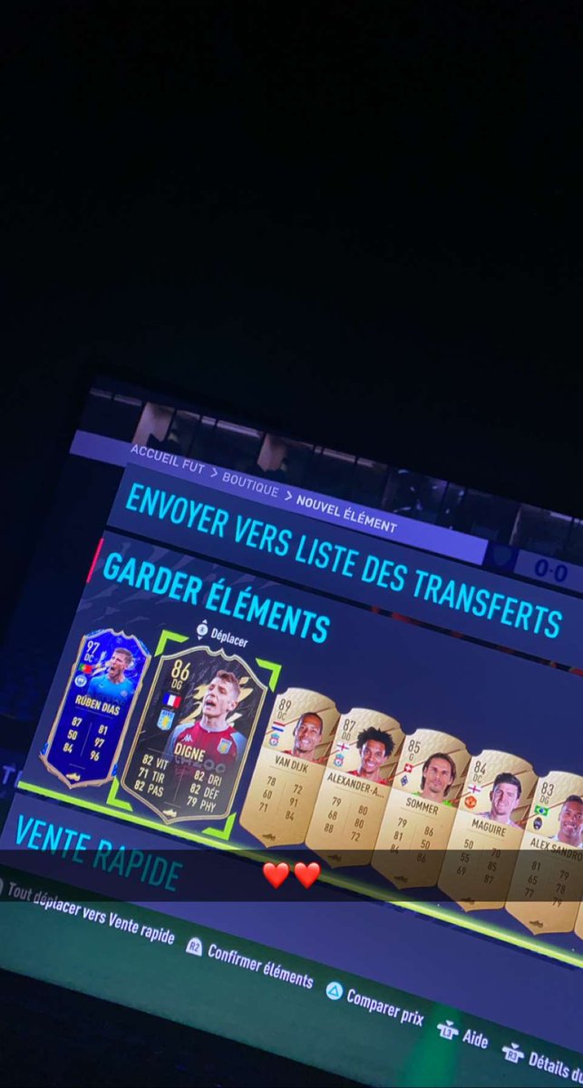 usbu77's tweet photo. @EASPORTSFIFA @TwinsFifaHD @R2S_off @YoMax38    incroyable ce pack 81+x11                Ps: j’ai commencer le jeu y’a 1mois avec 0euros dedans https://t.co/ZOhJWu6r0n