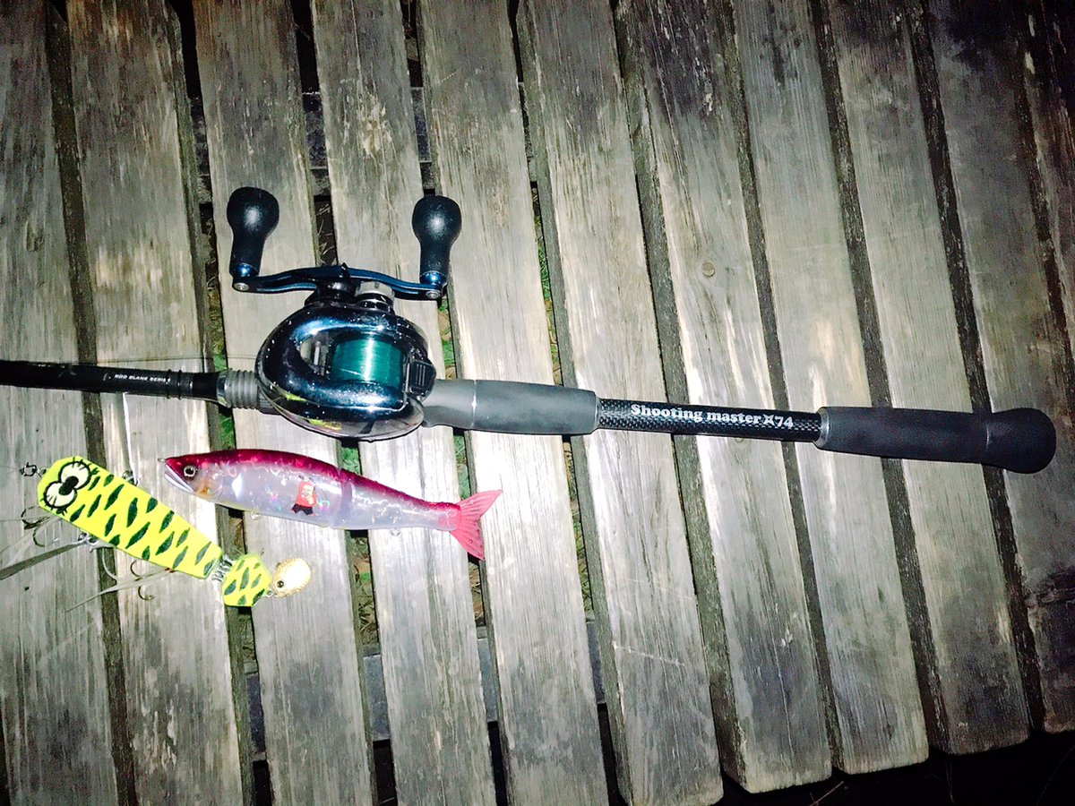 XkHQtZK8kx3fhWt's tweet photo. 朝練、撃＆沈だったので帰りまーす😭🎣🛵💨！！

X74のビッグベイトが回転せずに真っ���ぐにブッ飛ぶ性能は素晴らしいです😆👍🎣🛠！！

#バス釣り
#saburorodoworks 
#X74 https://t.co/SFYeCNivEl
