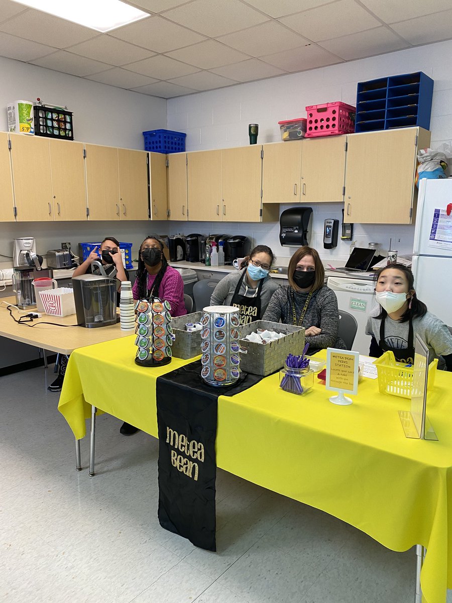 MeteaWorks's tweet photo. Metea Bean is back &amp; we couldn’t be more excited!!! What a way to start this 🥶day! So many new faces &amp; customers!! #meteabean #coffeebringspeopletogher #beancrew #grateful4allMVPEEPS https://t.co/hWALdd94z7