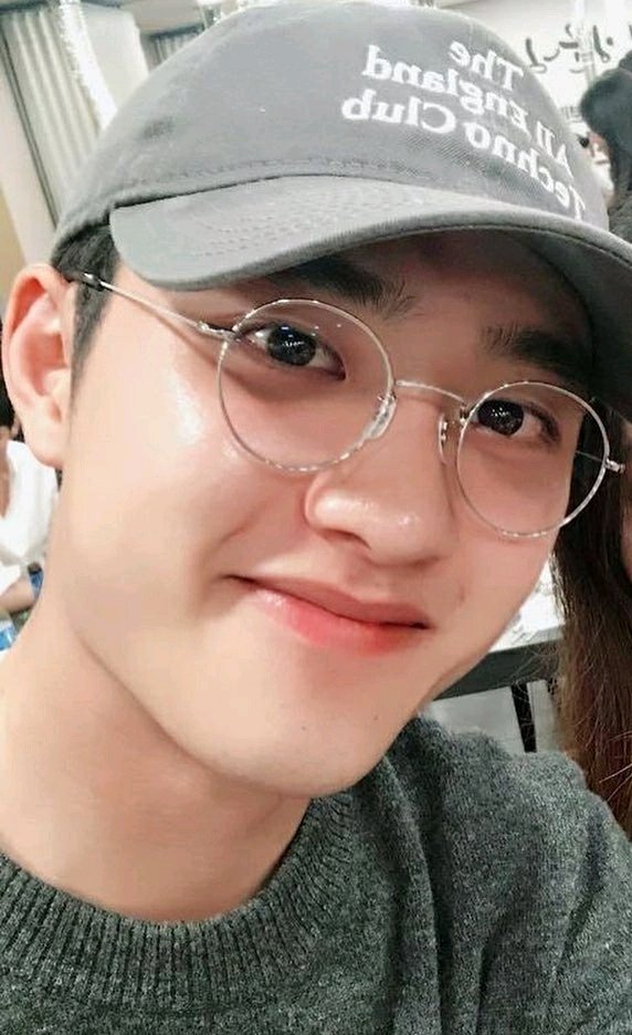 freedks_'s tweet photo. Bare faced Kyungsoo https://t.co/KeW9TP8Ya7