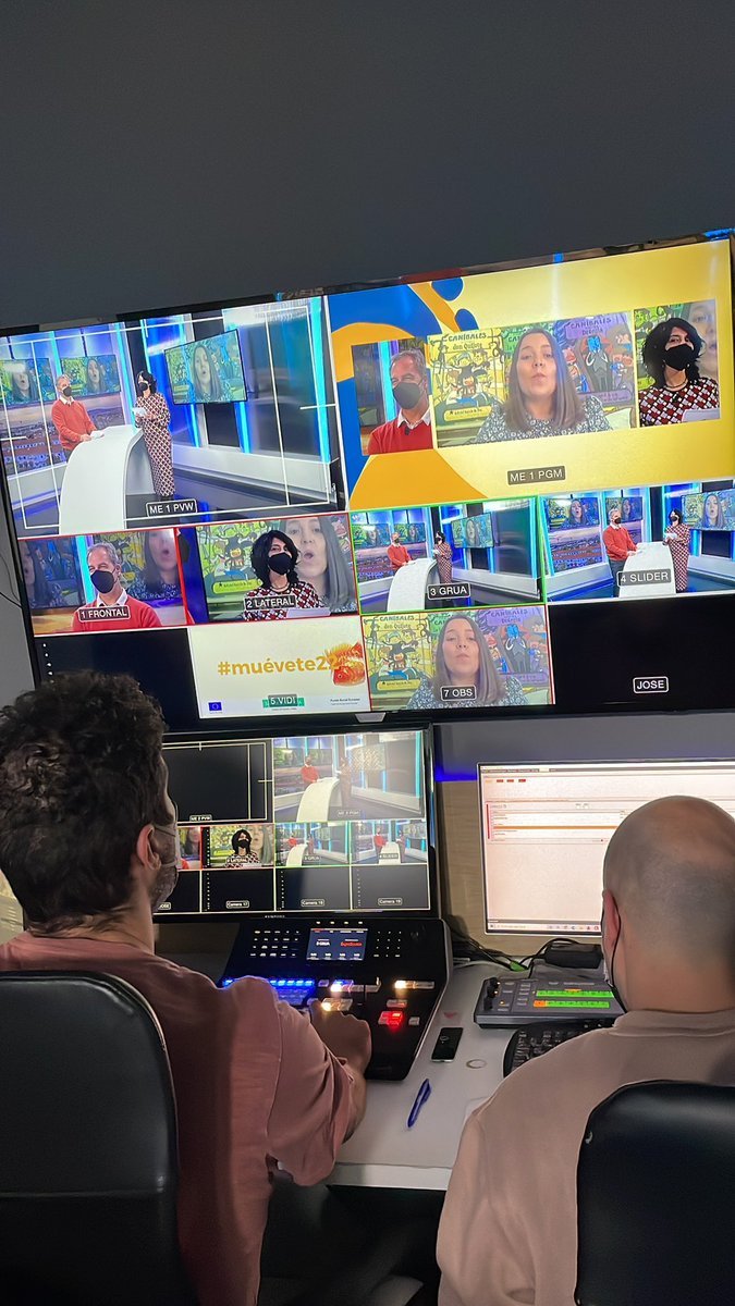 CamiloRM23's tweet photo. 😉Un gusto compartir jornada con docentes de Extremadura, y presentar con #Isabella el trabajo del #equipoBase 🔝 y ✅Asesores, adelante los centros #muévete22 
 #sumamosexperiencias https://t.co/hS8LKjqdSD