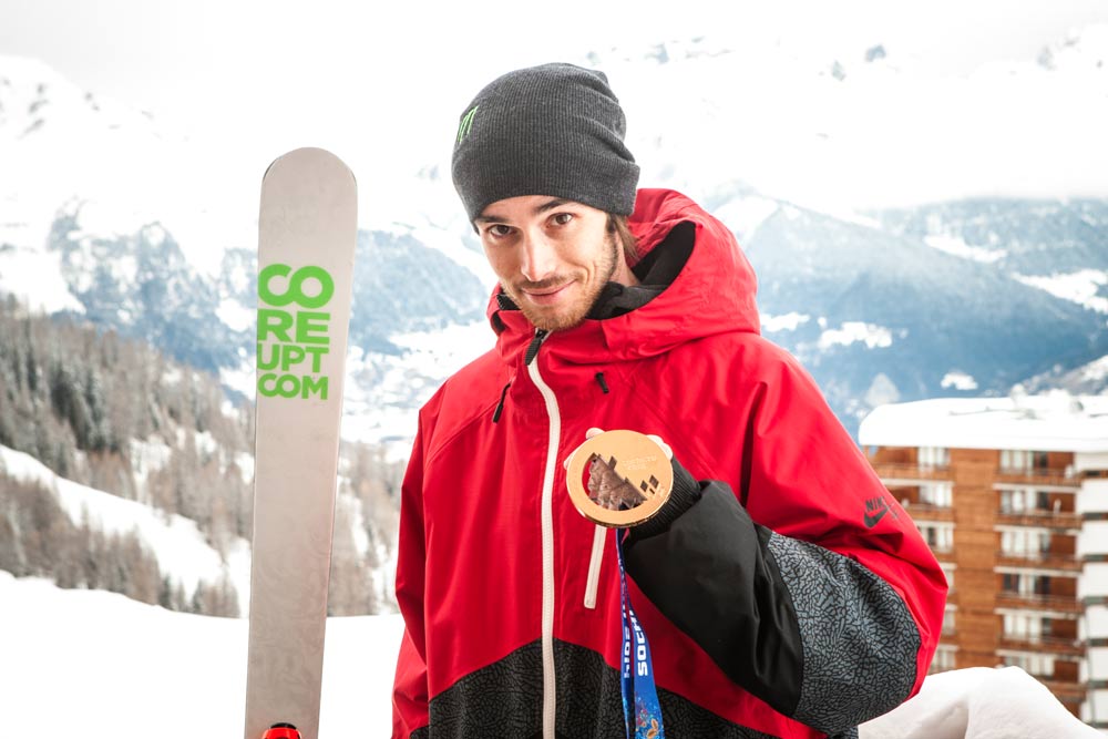 riselemedia's tweet image. 🇲🇫 ALERTE : Kevin #Rolland et Tessa #Worley seront les porte-drapeaux de l'équipe de #France pour les #JeuxOlympiques d'hiver de #Beijing2022. (Officiel) @EquipeFRA #Olympics