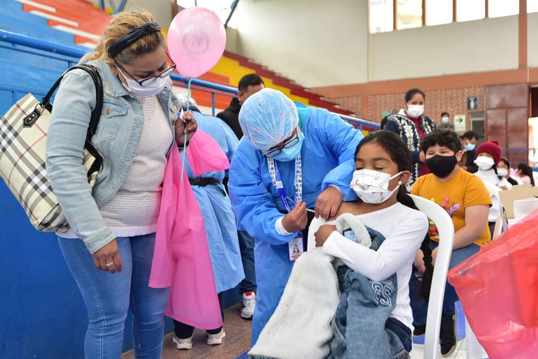 GobiernoJunin's tweet photo. 🔵🔴 [#GRJSalud] #JunínLibreDeCoronavirus 
✅ Continuamos protegiendo la salud de nuestros engreídos del hogar, ante las nuevas variantes del COVID-19.
#vacunakids https://t.co/xhqR3X35TO
